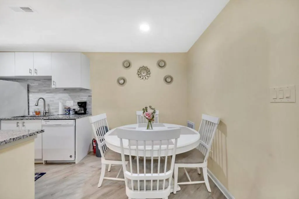 Holiday home Cozy 2 Bedroom Duplex In Charlotte, Jacuzzi, Sleeps 6 Plus 2 United States